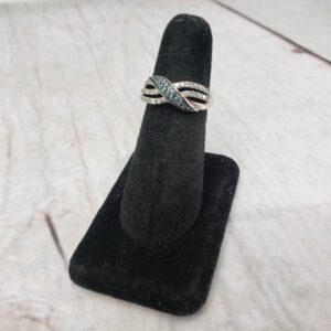 Ring WG Women Sz 6.5 1.97DWT 10k White Gold Band lined with White and Blue Diamonds
